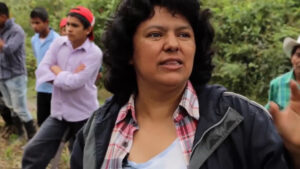 Qui &eacute;tait Berta C&aacute;ceres, assassin&eacute;e en 2016 pour avoir d&eacute;fendu une rivi&egrave;re sacr&eacute;e au Honduras&nbsp;?  - Action environnementale Berta C&aacute;ceres Environnement Honduras