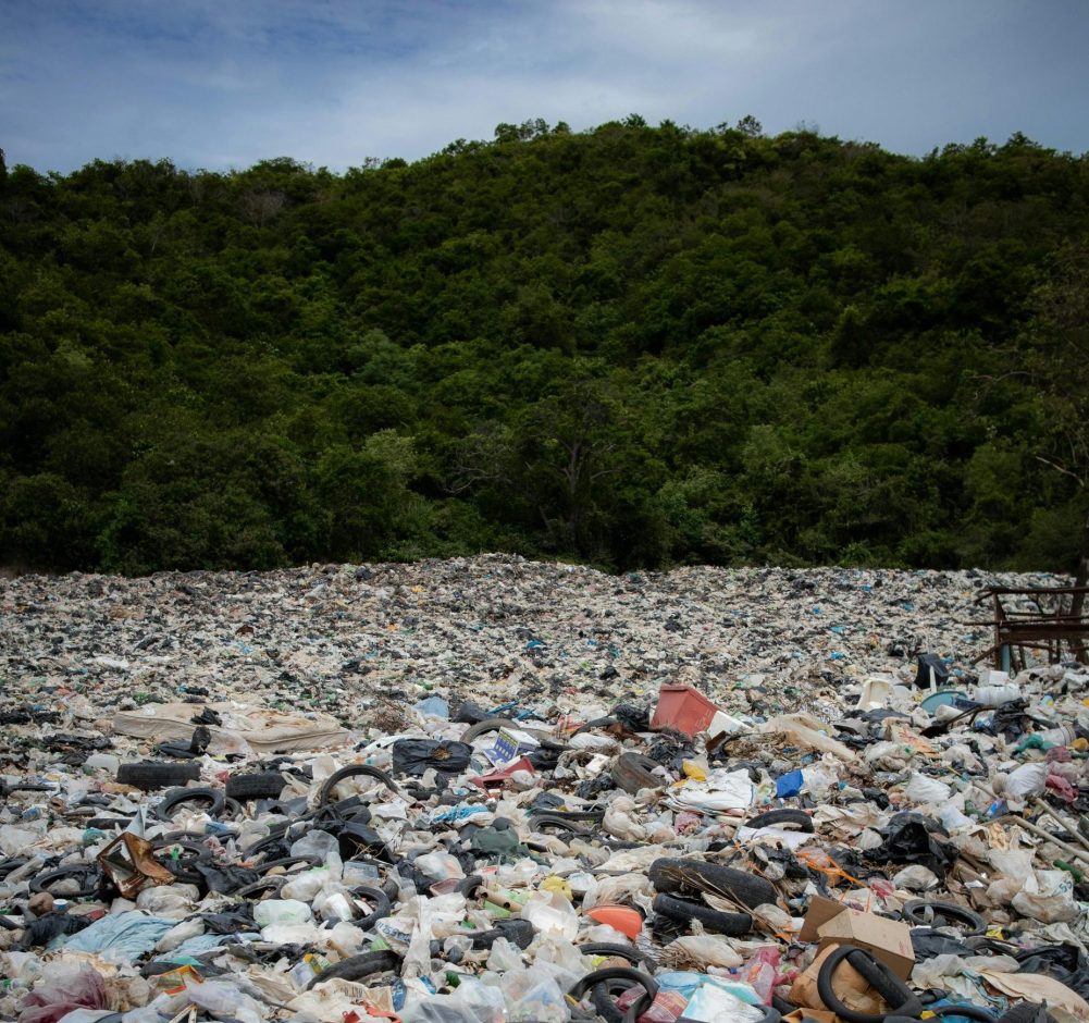 Recyclage du plastique, une solution contre-productive  - CNRS Environnement Inrae Microplastiques Plastiques Recyclage