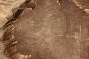 Des centaines de nouvelles lignes de Nazca d&eacute;couvertes par l&rsquo;IA  - Arch&eacute;ologie D&eacute;sert IA Intelligence artificielle Myst&egrave;re Nazca Orques P&eacute;rou Poisson Science Sciences Technologie