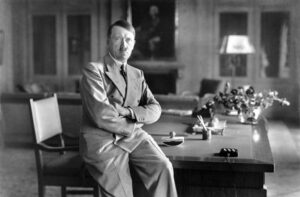Aux &Eacute;tats-Unis, les influenceurs MAGA ont un nouveau chouchou : Adolf Hitler  - Adolf Hitler Donald Trump &Eacute;tats-Unis MAGA