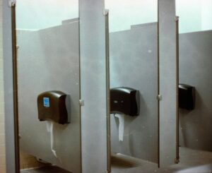 Du PQ contre une pub dans les toilettes publiques  - Chine Donn&eacute;es personnelles Papier toilette Toilettes publiques Vie priv&eacute;e