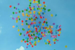 Cleveland : il y a 40 ans, le record du monde du plus grand l&acirc;cher de ballons virait &agrave; la catastrophe  - Cleveland &Eacute;tats-Unis Insolite L&acirc;cher de ballons