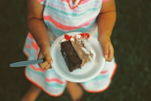 Pour la premi&egrave;re fois, le nombre d'enfants ob&egrave;ses d&eacute;passe celui des enfants en sous-poids dans le monde  - Alimentation Enfance Malnutrition Ob&eacute;sit&eacute; Sant&eacute; Unicef