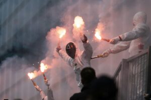 Symboles n&eacute;onazis, racisme et violence : le monde sinistre des hooligans  - Foot Hooliganisme N&eacute;onazisme Racisme S&eacute;curit&eacute; Violence