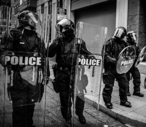 Violences polici&egrave;res : contrairement &agrave; ce que dit l'IGPN, le nombre d'affaires ouvertes est en hausse  - Bavures polici&egrave;res &Eacute;tat policier IGPN Justice Police R&eacute;pression polici&egrave;re Violence Violences polici&egrave;res