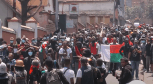 Madagascar&nbsp;: une unit&eacute; de l'arm&eacute;e appelle &agrave; la d&eacute;sob&eacute;issance et refuse de tirer sur la foule  - Madagascar R&eacute;volte