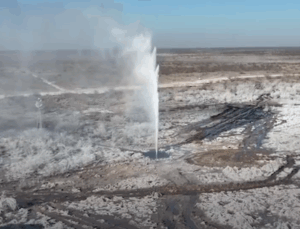 Au Texas, des geysers toxiques jaillissent de puits de p&eacute;trole "zombies"  - Eau &Eacute;tats-Unis Hydrocarbures P&eacute;trole P&eacute;trole de shiste Pollution Texas