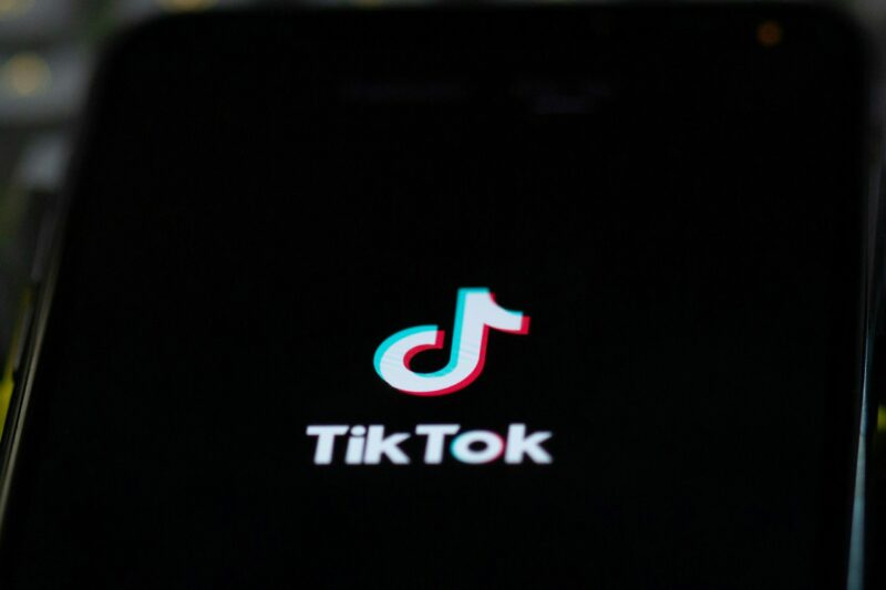 TikTok : Amnesty alerte sur les risques pour la santé mentale des enfants  - Amnesty International Réseaux sociaux Santé mentale TikTok