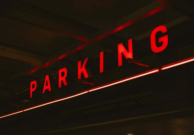22 euros pour 3 heures : face aux parkings payants des hôpitaux, des députés montent au créneau  - Hôpital Parking