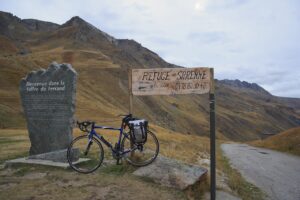 B&eacute;ton, foule, h&eacute;licos&hellip; Le Tour de France 2026 menace un &eacute;cosyst&egrave;me alpin rare et fragile  - Alpe d&rsquo;Huez Environnement Nature Sport Tour de France