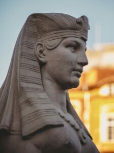 Qui &eacute;taient les femmes les plus puissantes de l'Histoire ancienne ?  - F&eacute;minisme Femmes Histoire Matriarcat Soci&eacute;t&eacute;