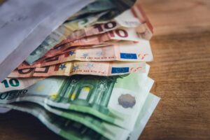 Iran : le tr&eacute;sor de plusieurs dizaines de milliards de dollars des Gardiens de la R&eacute;volution  - Ali Khamenei Corruption Cryptos Iran Richesse Setad
