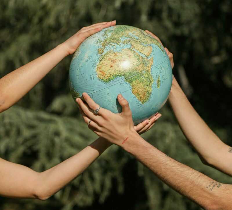 Revue d'actu internationale : ONU & vote crucial sur Gaza - Trump / Epstein - Attaques au Liban - Soudan  - Donald Trump États-Unis Gaza Génocide à Gaza Jeffrey Epstein Réseau Epstein Soudan