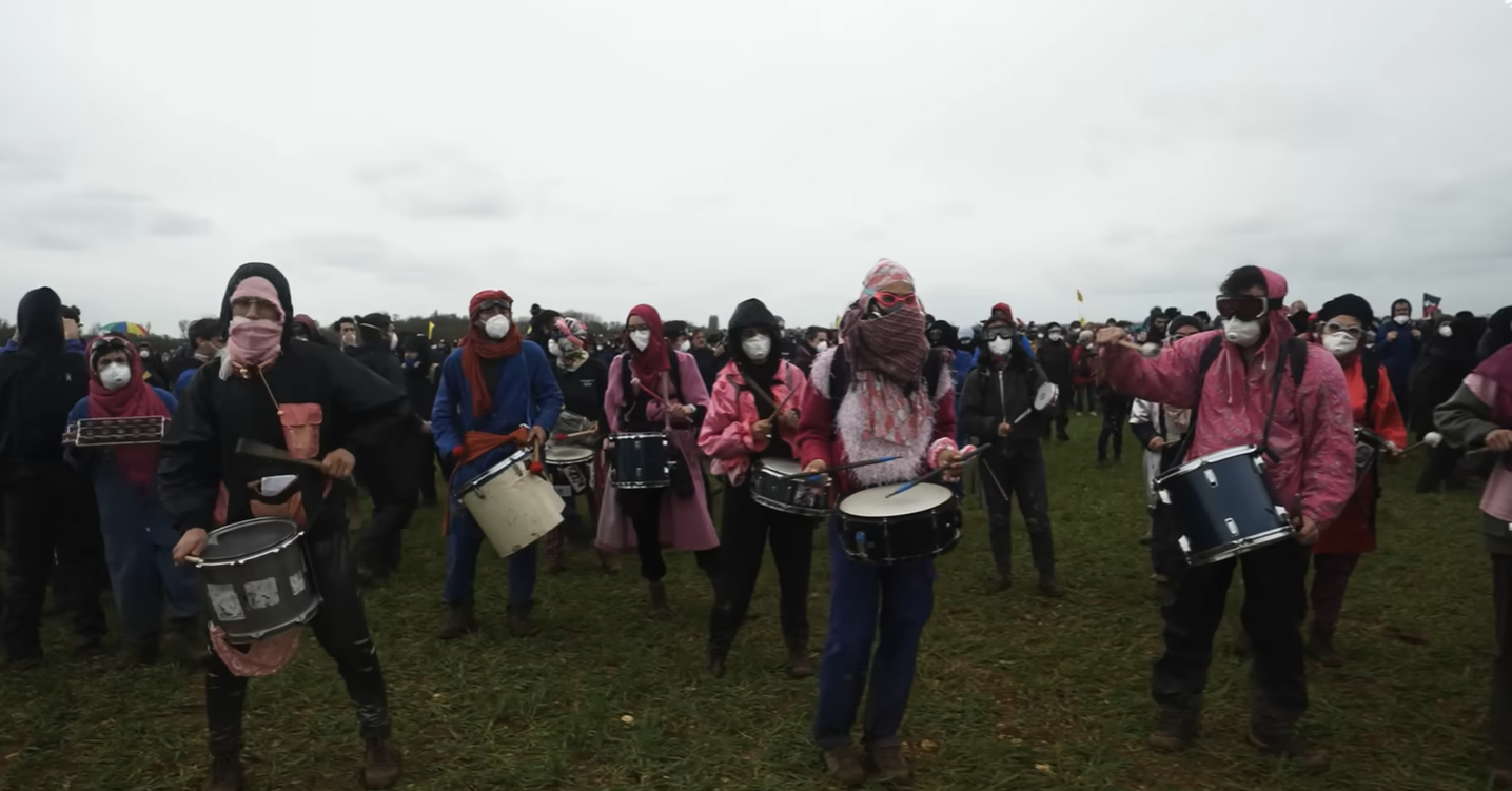 "Faut qu'on les tue !" : les bonnes paroles des gardiens de la paix de Sainte-Soline  - Action environnementale Bassines Environnement LDH Libération Manifestation Mediapart Mégabassines Police Sainte-Soline Vidéo