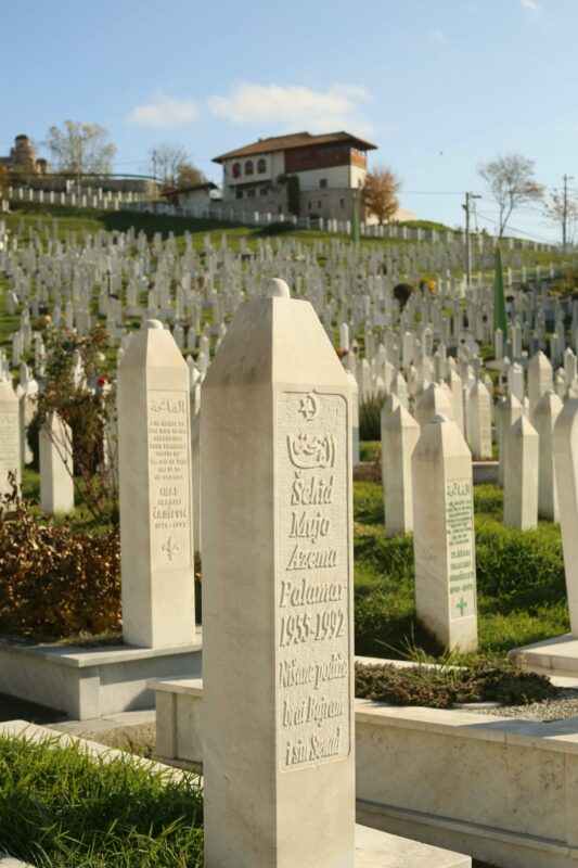 Sarajevo : quand des occidentaux d'extrême droite payaient 100.000 euros pour des «safaris humains»  - Bosnie Crimes de guerre Droits de l'Homme Droits humains Extrême-droite Guerres Italie Justice Lutte des classes Racisme Sarajevo Serbie Ultra-droite