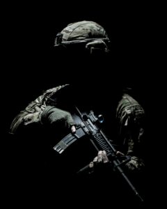 Le Pentagone confie ses op&eacute;rations class&eacute;es &agrave; sept g&eacute;ants de l&rsquo;IA, Anthropic &eacute;cart&eacute;  - Anthropic Arm&eacute;e D&eacute;fense Donald Trump &Eacute;tats-Unis Guerres IA Intelligence artificielle OpenAI Pentagone Surveillance Technologie xAI