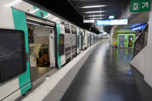 Fouilles, saisies, expulsions, armes : le nouveau visage de la police priv&eacute;e SNCF/RATP  - Contr&ocirc;les d&rsquo;identit&eacute; D&eacute;mocratie &Eacute;tat policier Ferroviaire Minist&egrave;re de l'int&eacute;rieur Police RATP S&eacute;curit&eacute; SNCF Surveillance Transports Vid&eacute;osurveillance
