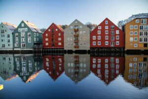 La Norv&egrave;ge taxe les plus riches, avec succ&egrave;s  - Budget D&eacute;ficit &Eacute;conomie Exil fiscal Fiscalit&eacute; Imp&ocirc;ts In&eacute;galit&eacute;s Norv&egrave;ge Taxe Zucman