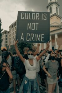 Une agence immobili&egrave;re sur deux accepte la discrimination raciale, r&eacute;v&egrave;le SOS Racisme  - Agences immobili&egrave;res Discrimination Immobilier Logement Racisme SOS Racisme