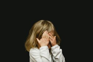 P&eacute;docriminalit&eacute; : 3000 profils dangereux &eacute;cart&eacute;s de la protection de l&rsquo;enfance  - Enfance Enfants Justice P&eacute;docriminalit&eacute; P&eacute;dophilie Protection de l'enfance Sarah El Ha&iuml;ry