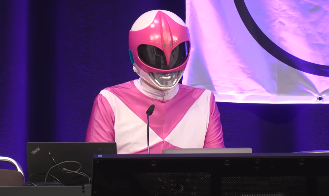 Une hacktiviste en Pink Ranger supprime des sites de nazis en live  - Antifascisme Cyberattaque Cybers&eacute;curit&eacute; Extr&ecirc;me-droite Fascisme Hack Nazisme Piratage informatique