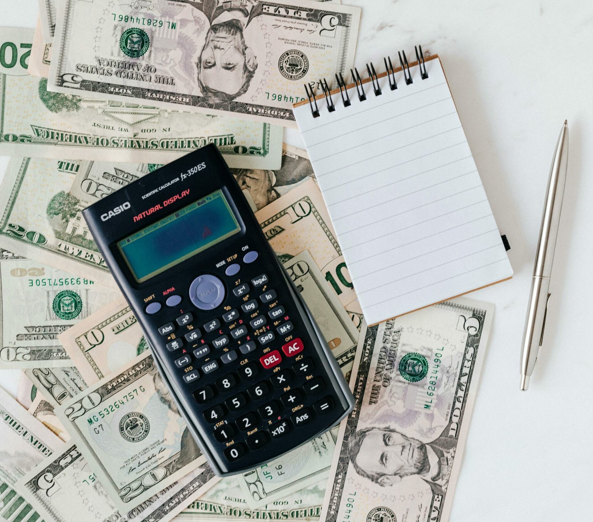 Surendettement : les jeunes dans le rouge  - Banque de France Ch&ocirc;mage Consommation Cr&eacute;dits &agrave; la consommation Endettement Jeunesse Pauvret&eacute; Pr&eacute;carit&eacute; Surendettement