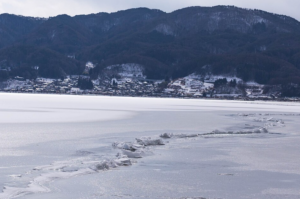 Japon : un lac d&eacute;sormais "sans dieu", symbole du changement climatique  - Changement climatique Climat Culture Japon