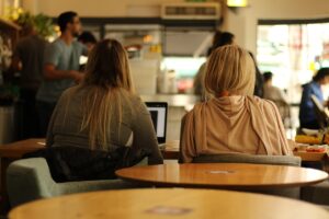 Etu&rsquo;bien : des &eacute;tudiants se mettent au service de la sant&eacute; mentale de leurs camarades  - Dijon Entraide Initiatives Psychologie Sant&eacute; Sant&eacute; mentale Suicide