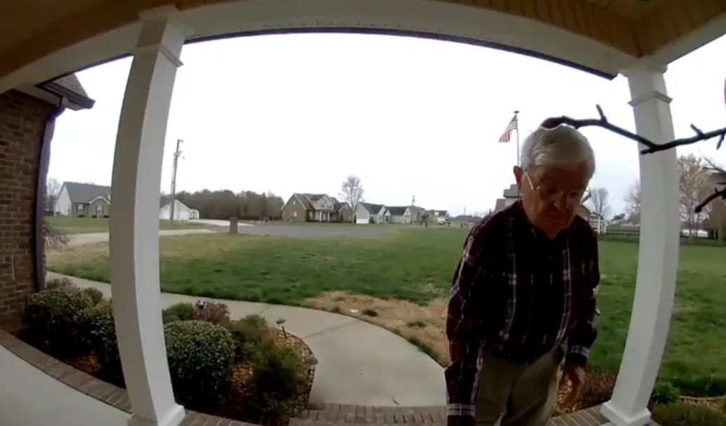 Livreur &agrave; 78 ans, pr&egrave;s d&rsquo;un million de dons lev&eacute;s pour lui permettre de prendre sa retraite (et soigner sa femme)  - Ch&ocirc;mage Conditions de travail Emploi Entraide &Eacute;tats-Unis GoFundMe In&eacute;galit&eacute;s Initiatives M&eacute;dicaments Pauvret&eacute; Pr&eacute;carit&eacute; Retraites Richard Pulley Sant&eacute; Solidarit&eacute; Tennessee Travail