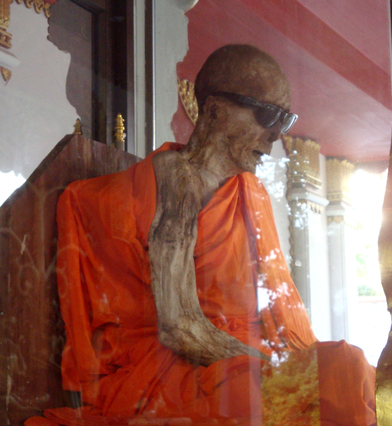 Moines japonais auto-momifi&eacute;s : quand la foi d&eacute;fie la d&eacute;composition  - Bouddha Bouddhisme Compassion Japon M&eacute;ditation Momification Mort Religions Sokushinbutsu Yamagata