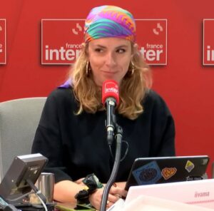 Sophia Aram, celle dont il ne faut pas dire le nom #JulieConti #FranceInter  - Censure Extr&ecirc;me-droite France Inter Harc&egrave;lement Humoriste Humour Islamophobie Julie Conti Libert&eacute; de la presse M&eacute;dias Menaces de mort Nagui Racisme Radios Sophia Aram Vid&eacute;o
