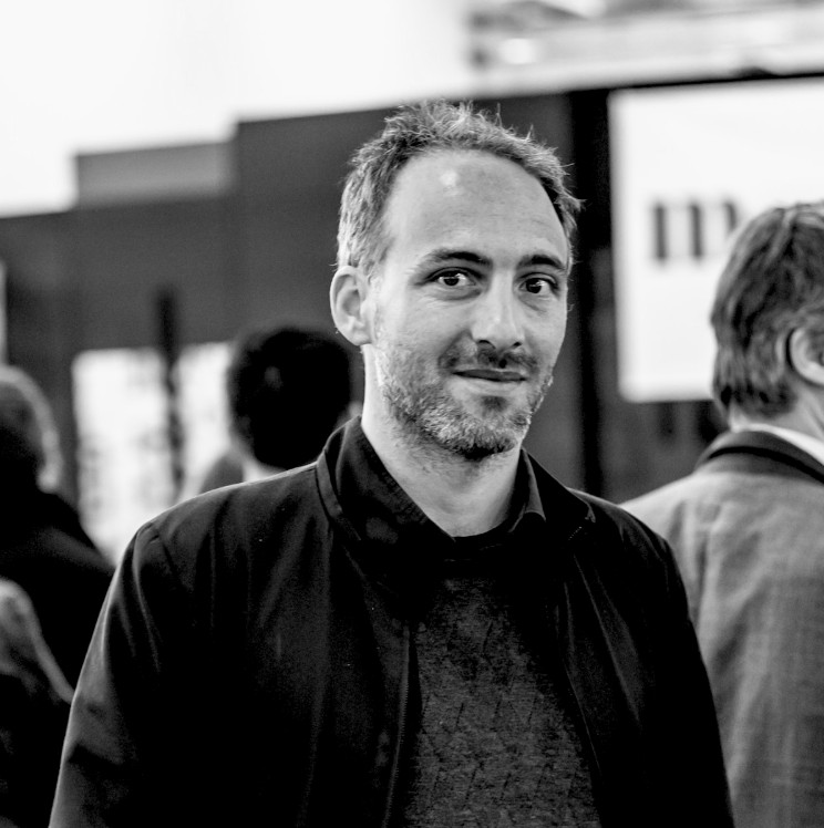 Rapha&euml;l Glucksmann, nouveau h&eacute;ros de la bourgeoisie Flanby &ndash; mais c'est qui au fait ?  - Andr&eacute; Glucksmann Concentration des m&eacute;dias Isra&euml;l Manipulation des m&eacute;dias M&eacute;dias Mikheil Saakachvili Parti socialiste Place publique Politique Rapha&euml;l Glucksmann Vid&eacute;o