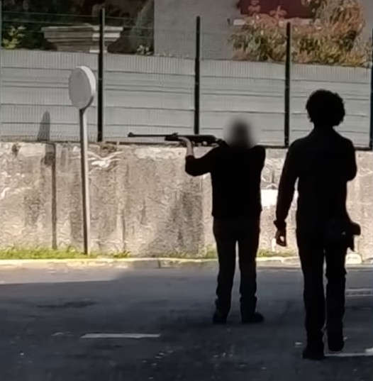 Espaly-St-Marcel&nbsp;: apr&egrave;s l&rsquo;agression raciste d&rsquo;enfants &agrave; la carabine, les habitants appellent &agrave; la mobilisation  - Enfants Espaly-St-Marcel Extr&ecirc;me-droite Fait divers Islamophobie Justice Police Racisme