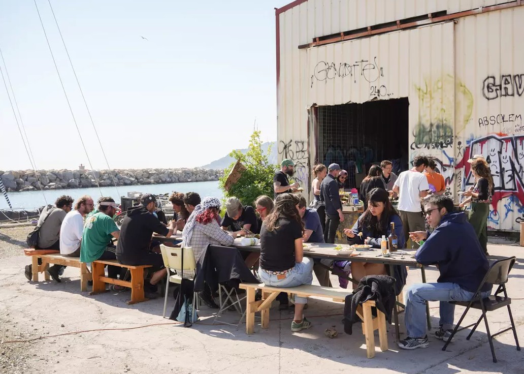 &Agrave; Marseille, des bateaux retap&eacute;s pour &eacute;claircir l&rsquo;horizon de Gaza  - Droits de l'Homme Droits humains Entraide Flottille Gaza G&eacute;nocide &agrave; Gaza Global Sumud Flotilla Initiatives Isra&euml;l Marseille Palestine P&ecirc;che Semences Solidarit&eacute;