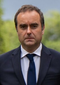 1er mai : le Premier ministre S&eacute;bastien Lecornu a f&eacute;licit&eacute; un homme qui viole la loi&hellip; g&ecirc;nant&nbsp;!  - Amende &Eacute;conomie Entreprises Gouvernement Justice Lois Premier mai S&eacute;bastien Lecornu Travail