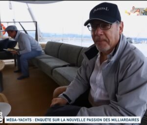 Bill Duker sur son yacht : si le peuple savait, &laquo;&nbsp;il voudrait le r&eacute;tablissement de la guillotine&nbsp;&raquo;  - Bill Duker In&eacute;galit&eacute;s Lutte des classes Pauvret&eacute; Richesse Yachts