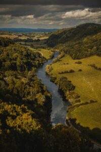 Une rivi&egrave;re britannique obtient des droits juridiques, une premi&egrave;re historique  - Action environnementale Angleterre Biodiversit&eacute; Eau &Eacute;cologie Fleuves For&ecirc;ts Grande Bretagne Initiatives Justice Lutte environnementale Nature Plantes Pollution Rivi&egrave;re Wye Rivi&egrave;res Royaume-Uni