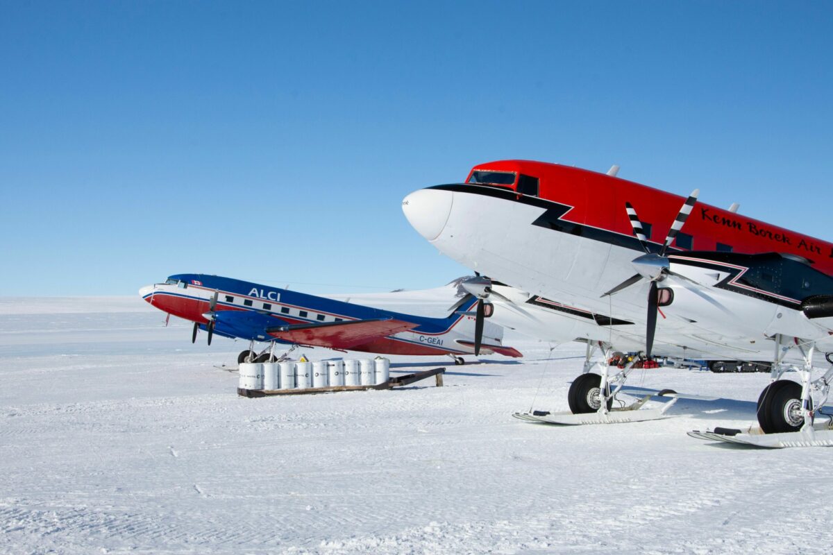 Les p&ocirc;les fondent&nbsp;? les riches touristes s'y pr&eacute;cipitent&hellip;  - Aviation Avions Canicule Changement climatique Climat Nature Tour du monde Tourisme Tourisme de masse Vacances