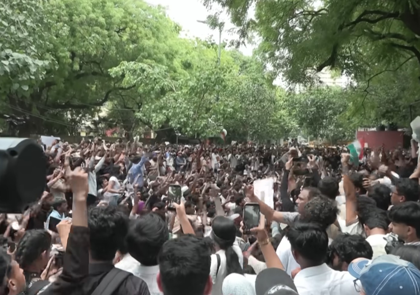 Inde : le ministre de l'&Eacute;ducation d&eacute;missionne face &agrave; la fronde &eacute;tudiante  - Ch&ocirc;mage D&eacute;mocratie &Eacute;tudiants fraude Inde Manifestation M&eacute;decine Narendra Modi New Delhi Scandale Suicide