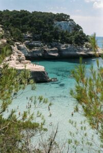 Comment trois h&ocirc;tels fran&ccedil;ais pillent l&rsquo;eau de Minorque  - Eau Eau du robinet Eau potable &Eacute;cologie Environnement Lutte environnementale LVMH Nappes phr&eacute;atiques Nature Tourisme