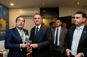 Flavio, Carlos, Renan : les fils Bolsonaro &agrave; la conqu&ecirc;te du pouvoir au Br&eacute;sil  - Br&eacute;sil Jair Bolsonaro Politique