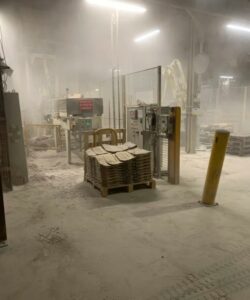 En Bretagne, les poussi&egrave;res toxiques empoisonnent les ouvriers d&rsquo;Imerys  - Bretagne Cancer Capitalisme Conditions de travail Entreprises Environnement Imerys Maladie Pollution Sant&eacute; Sant&eacute; publique Travail