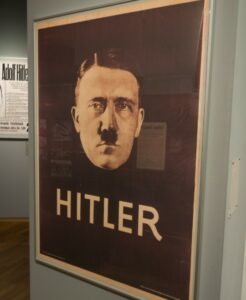 Hitler n&rsquo;a pas conquis le pouvoir : les &eacute;lites le lui ont confi&eacute; (vid&eacute;os)  - Adolf Hitler Allemagne Antis&eacute;mitisme Arm&eacute;e Blast Extr&ecirc;me-droite Fascisme Livres M&eacute;dias Nazisme Premier ministre Racisme