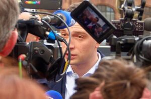 Affaire "Jargon Bordella" : nos antis&eacute;mites ont du talent  - Antis&eacute;mitisme &Eacute;lections Extr&ecirc;me-droite Facebook Ind&eacute;pendance des m&eacute;dias Jean-Marie Le Pen Jordan Bardella Journalisme Libert&eacute; de la presse Marine Le Pen Mediapart M&eacute;dias Politique Racisme Rassemblement national R&eacute;seaux sociaux Scandale