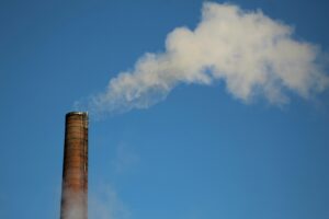 Pluies noires, fum&eacute;es inhabituelles : la pollution industrielle &agrave; Dunkerque  - ArcelorMittal Charbon Dunkerque Pluie Pollution Pollution de l'air