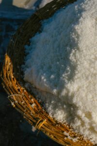 Au B&eacute;nin, le xwladj&egrave; : un sel transmis de m&egrave;re en fille  - Afrique Agriculture B&eacute;nin Femmes Sel